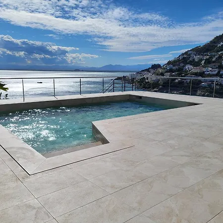 Hébergement de vacances La Perla En Canyelles, Con Vistas Al Mar *